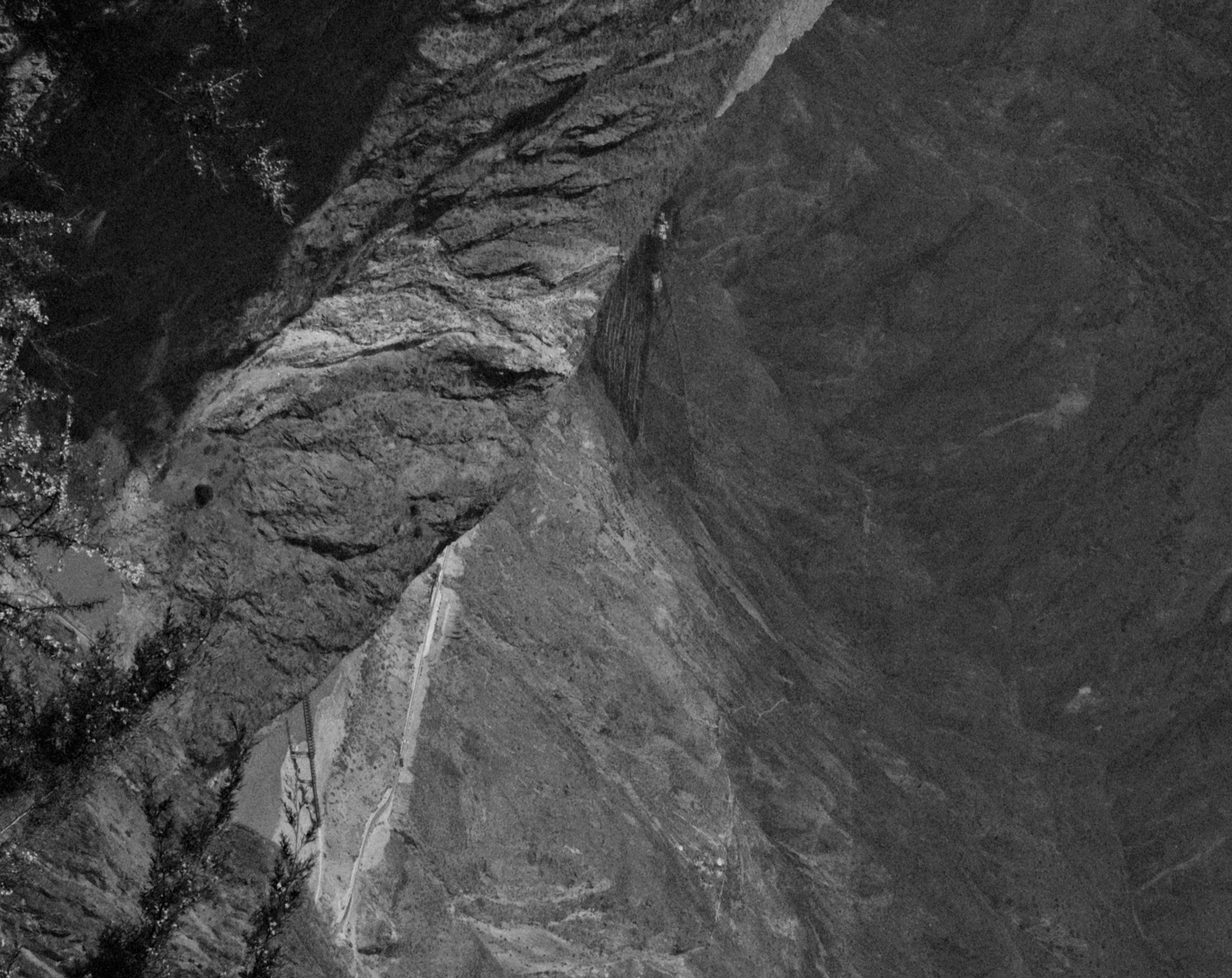 Mekong canyon on the arrival drive into Feilai Si — G214 over Baima Pass