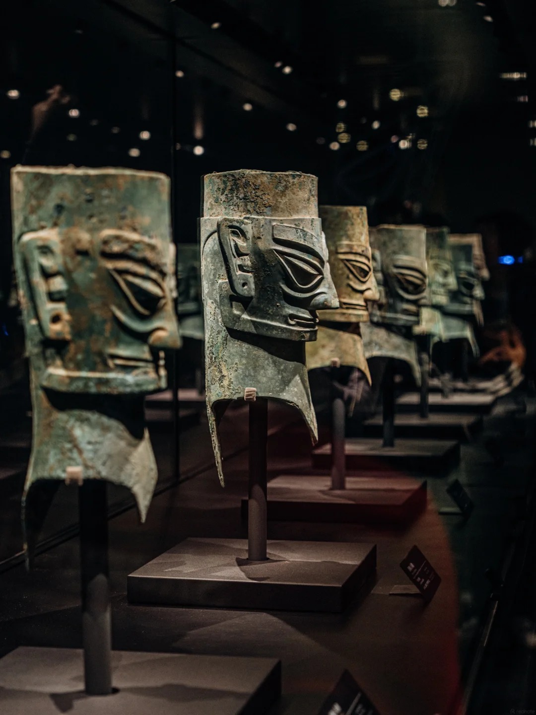 Bronze tree and altar pieces — Phase 2 pit discoveries on the second floor
