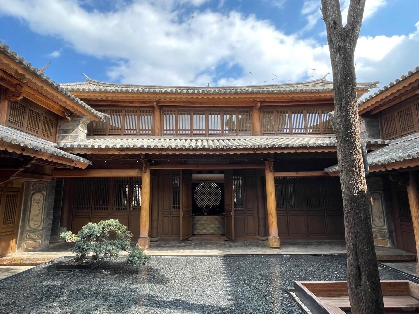 Heritage interior at Yunxi, Weishan — Bai courtyard architecture