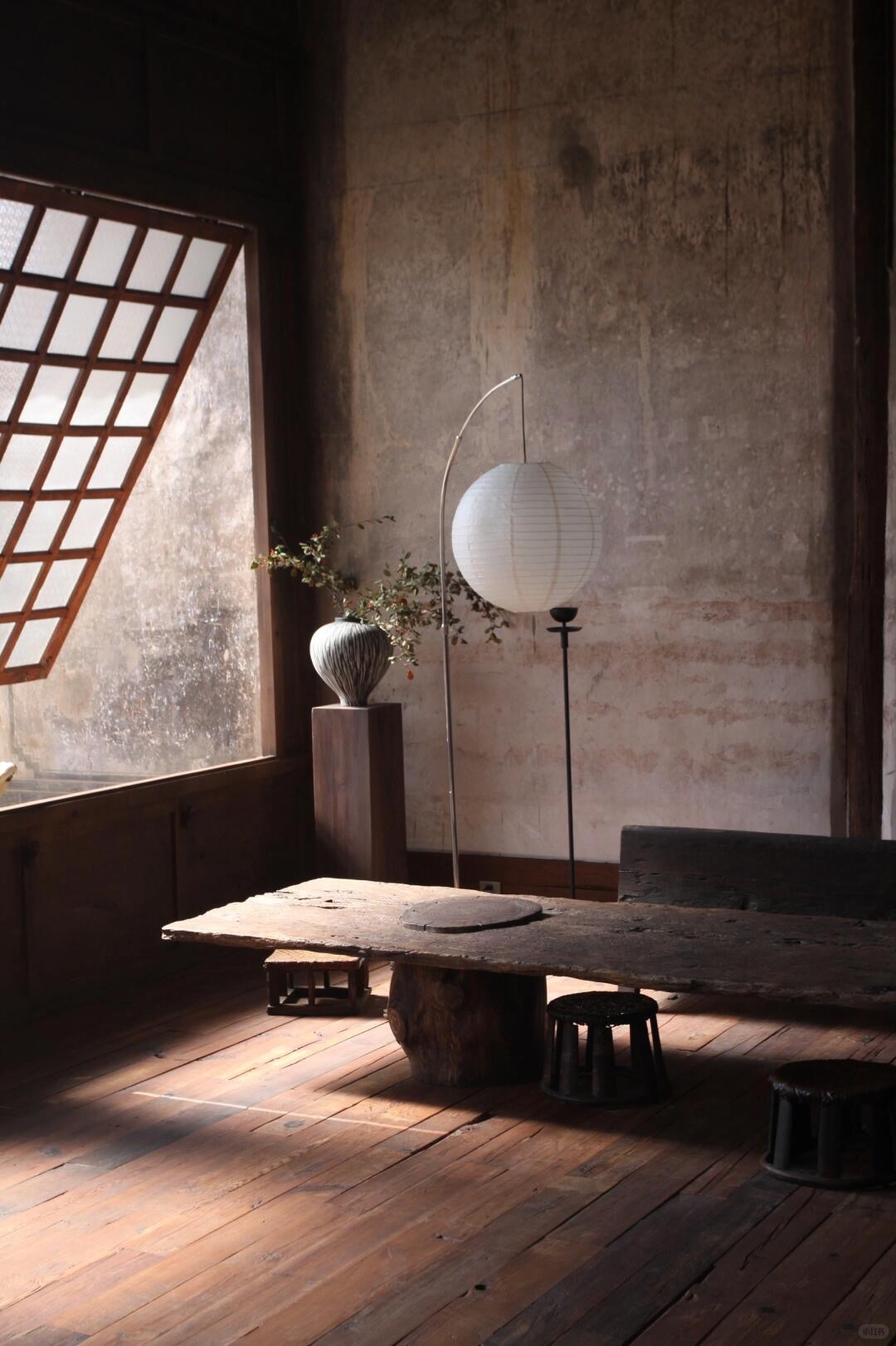 Tea room interior in the Yunxi Weishan heritage courtyard