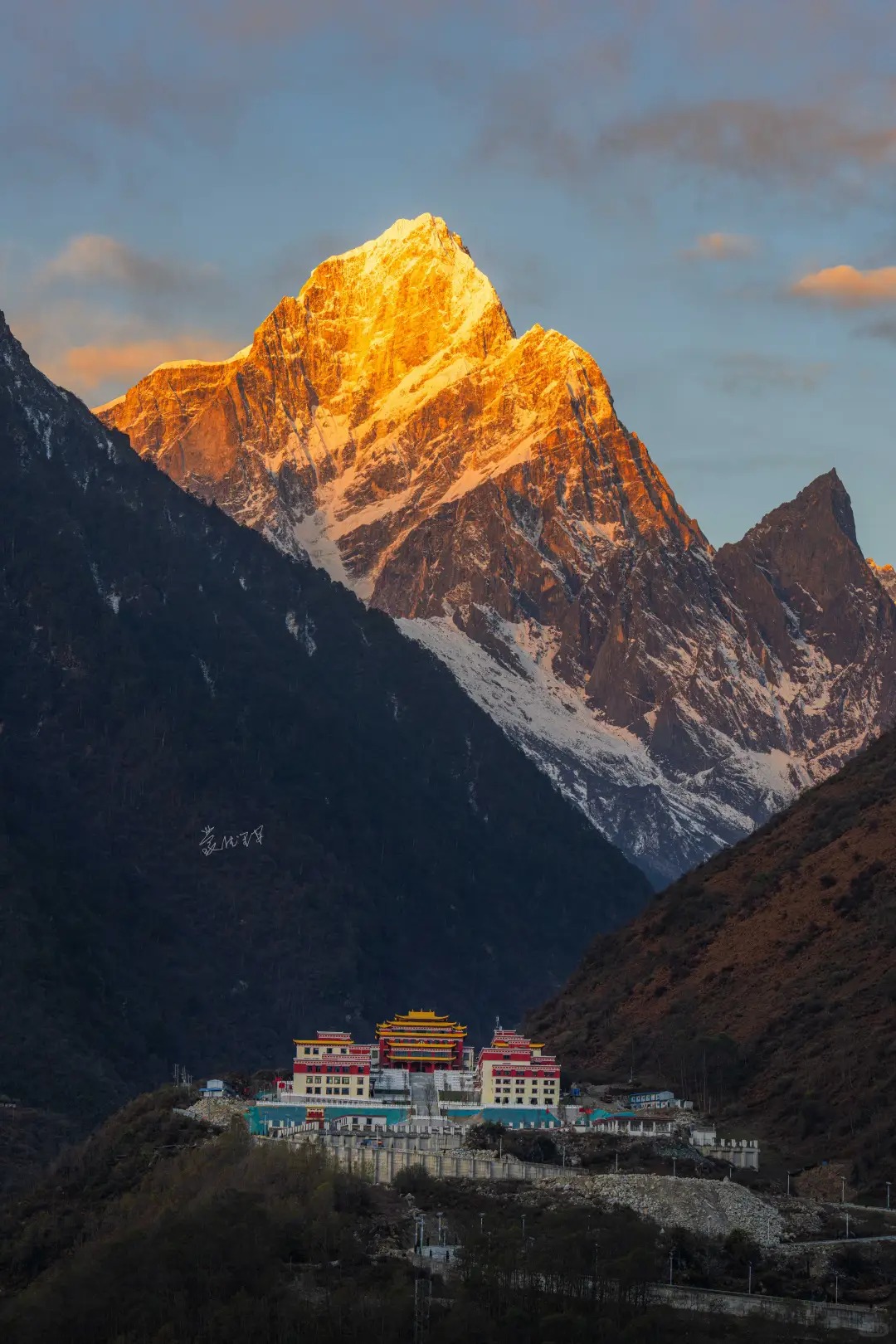 Erdeka peak in the Gongga range above Kangding — approach toward Lenggacuo sacred lake