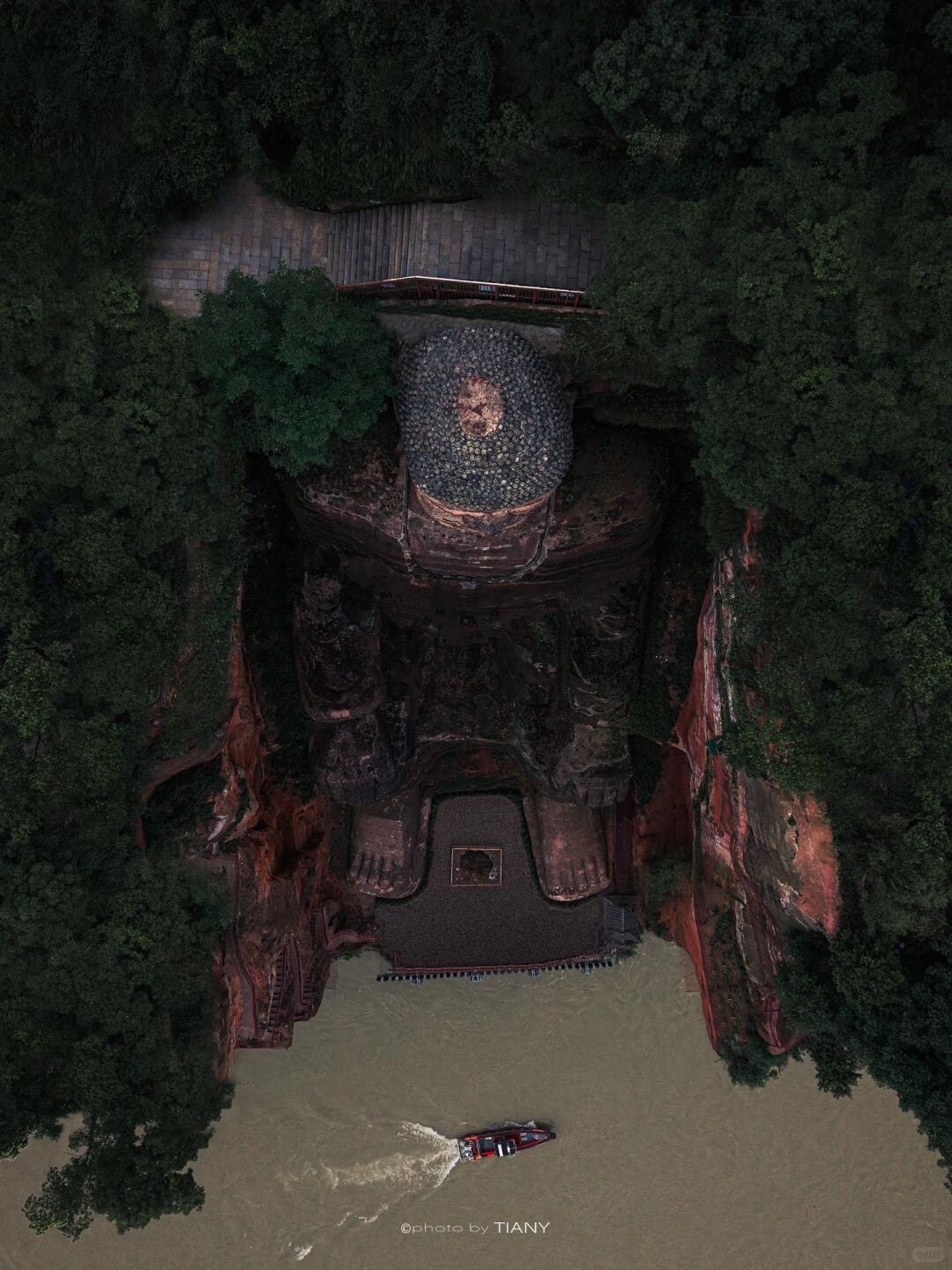 The Colossus on the River — Leshan (5)