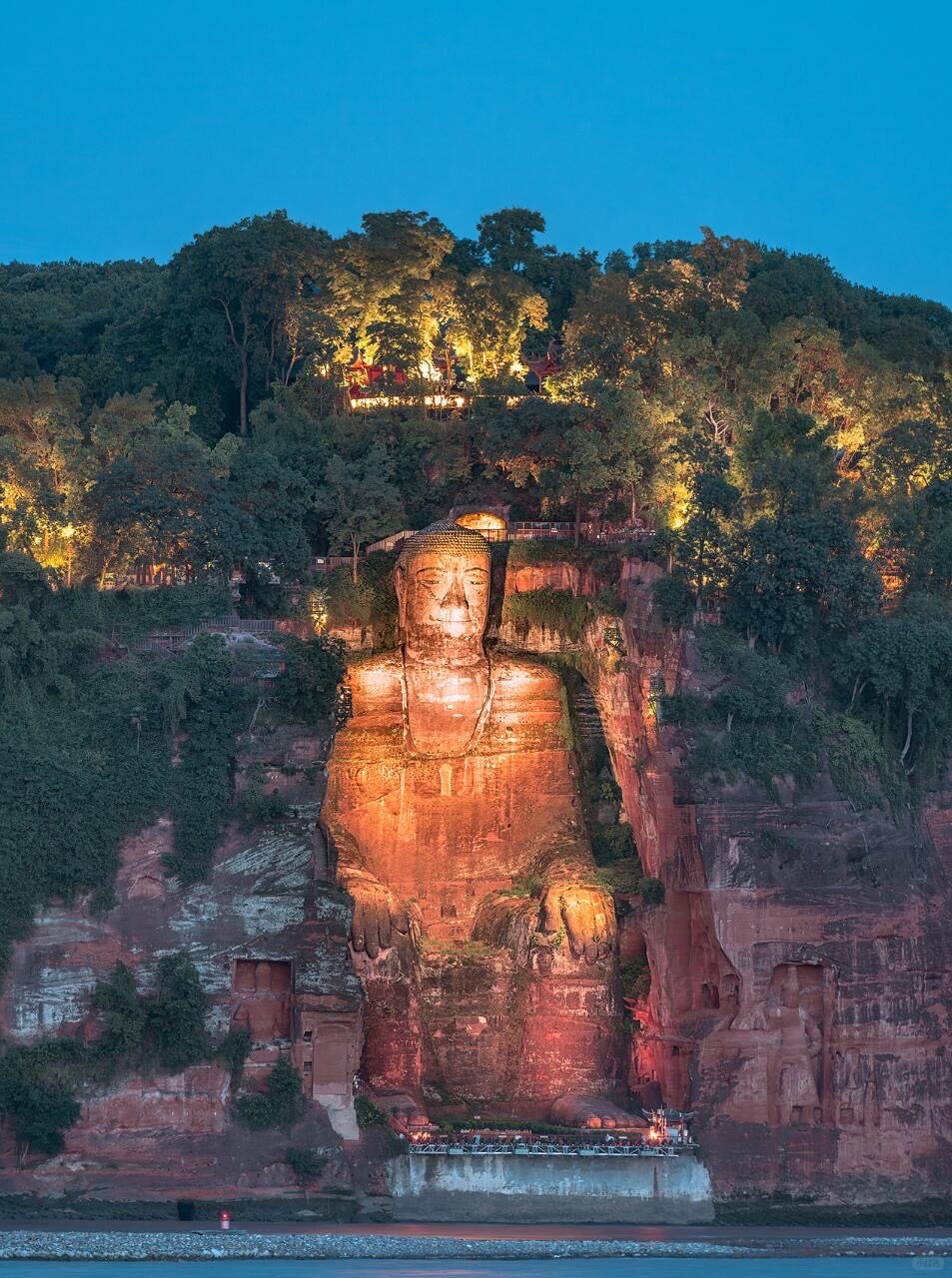 The Colossus on the River — Leshan (4)