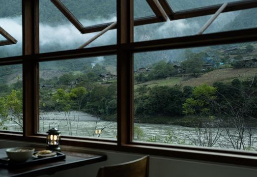 Sunyata Wuli camp facing the Salween gorge — Nujiang Tea Horse Road