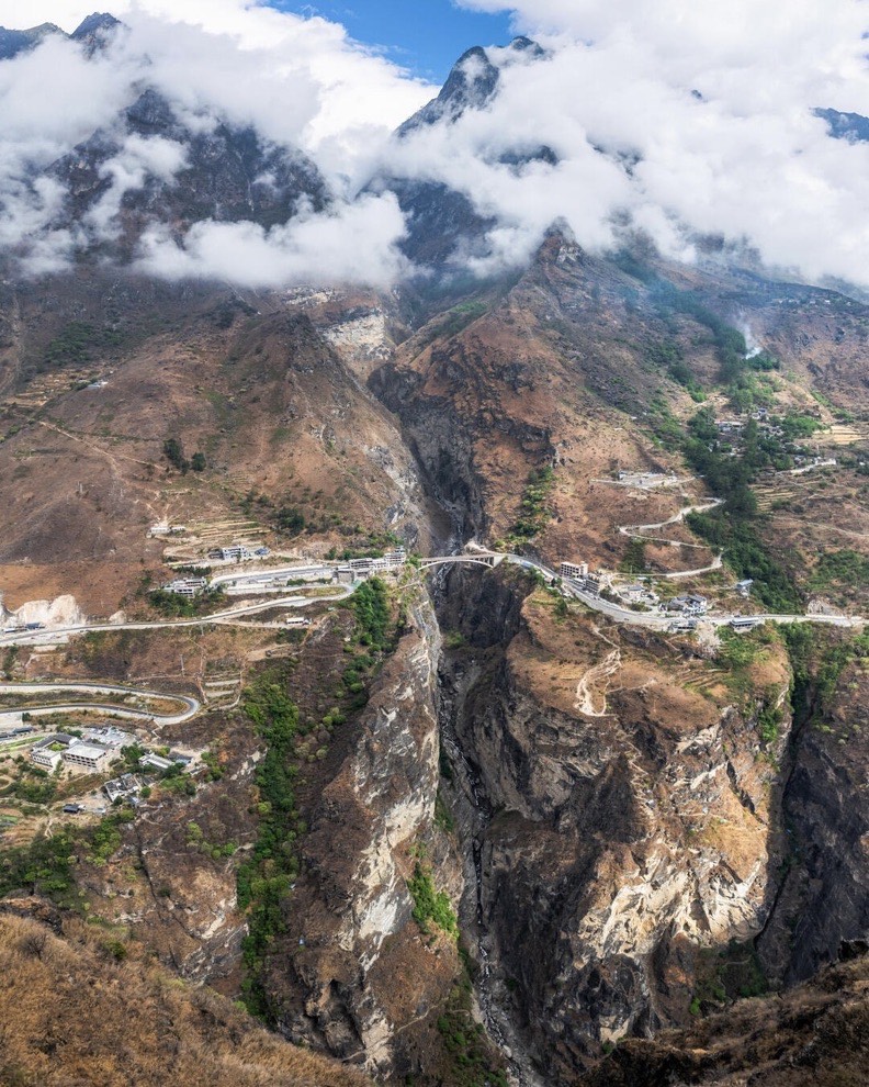 Tiger Leaping Gorge Trek — Shangri-La (2)