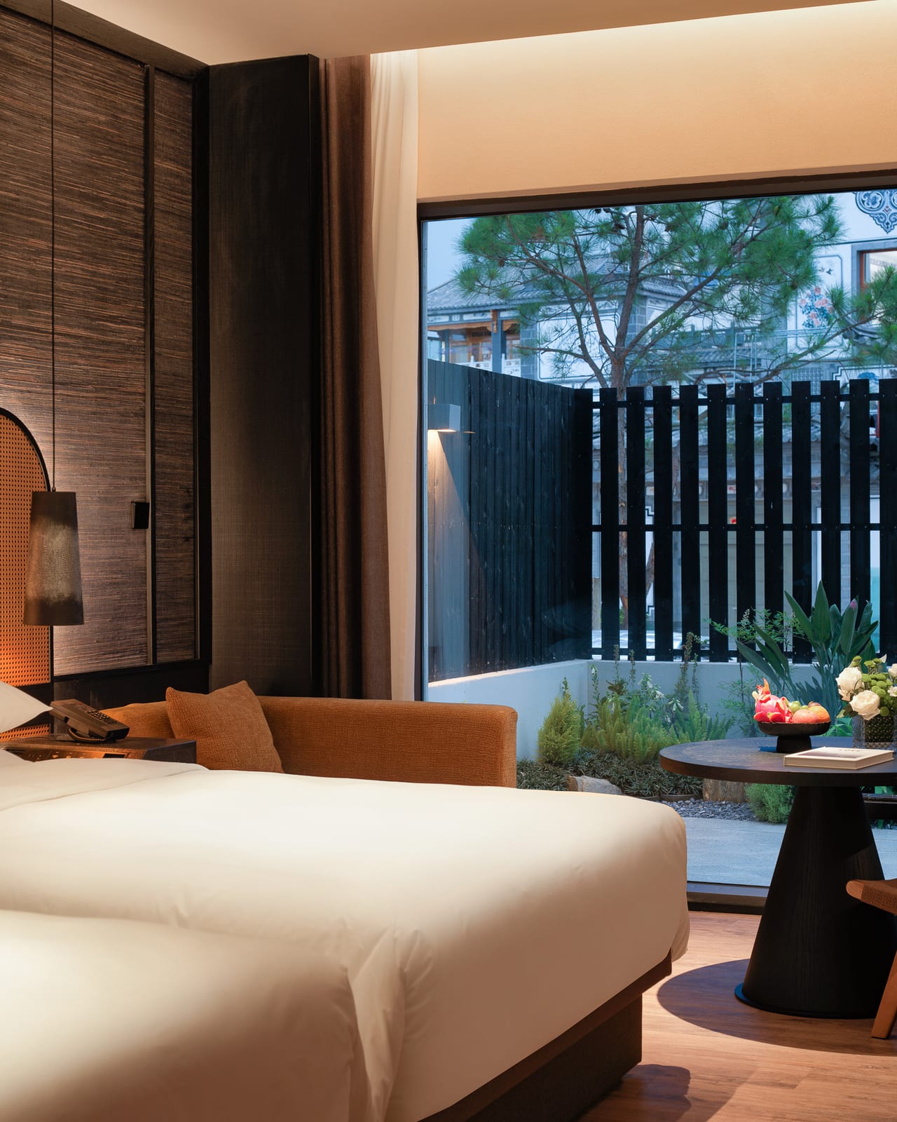 Kasion Erhai — garden twin room with its own small walled courtyard