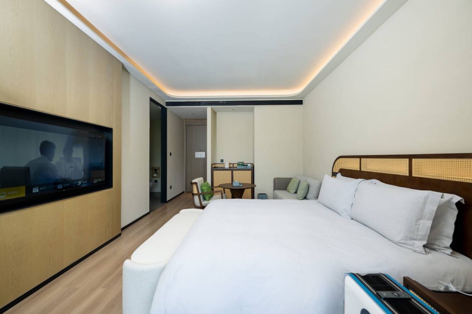Bilangwan — a guest room