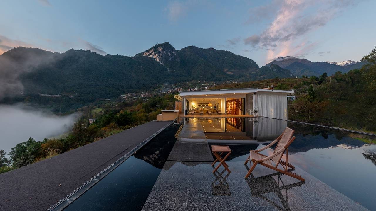 Yunye Jianjiang — the lodge and its infinity pool on the shelf above the Nujiang gorge