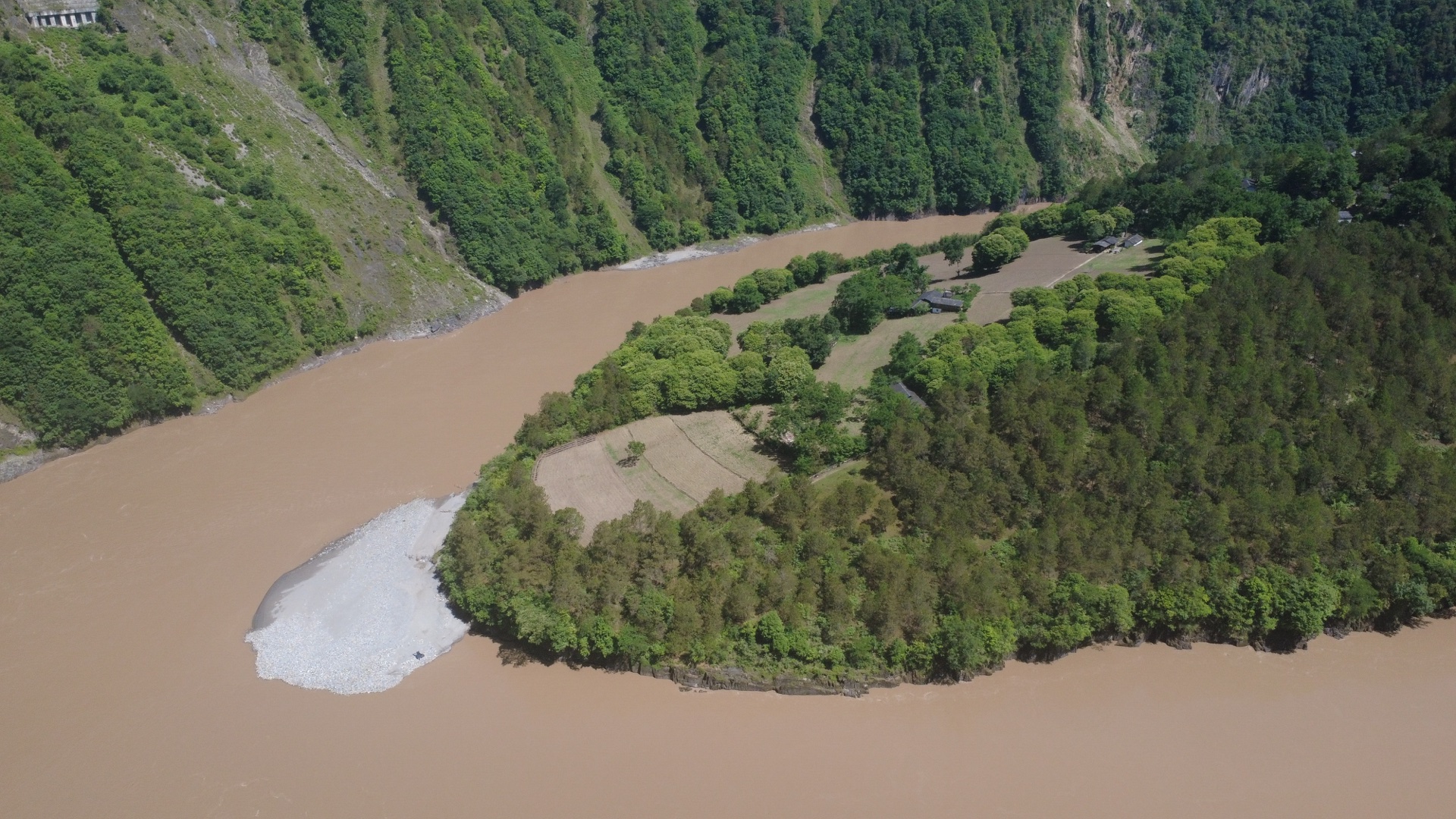 The Nujiang First Bend from above, Bingzhongluo