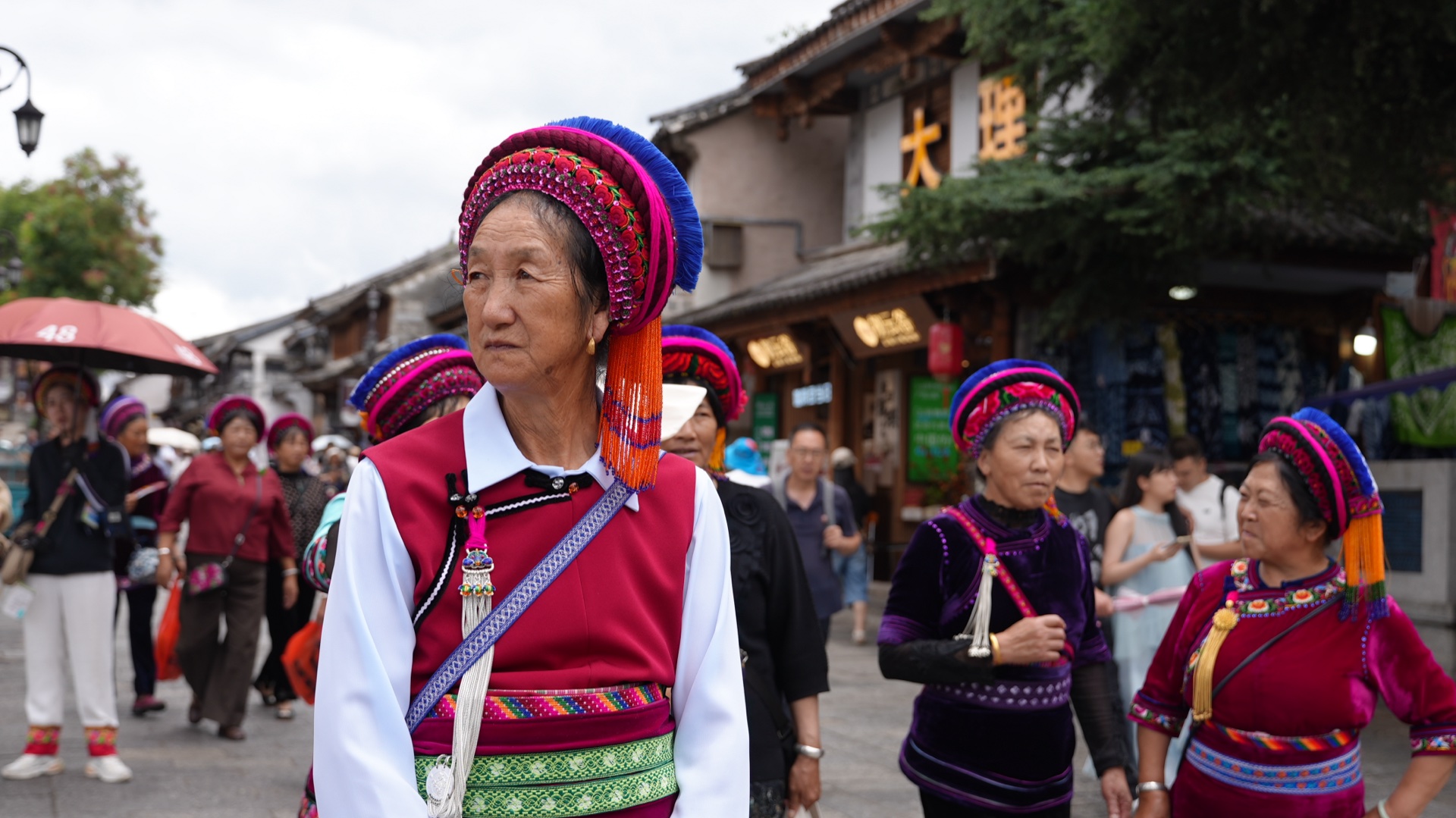 Bai women in the lanes of Dali old town